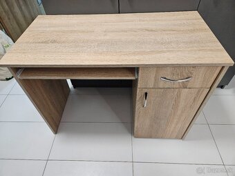 PC stôl v zachovalom stave 20€  - 3