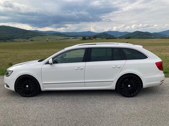SKODA SUPERB Combi 2.0 TDI FULL VYBAVA - 3