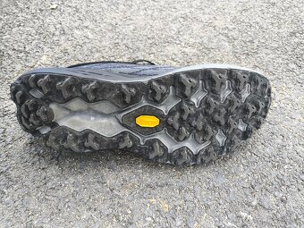 Hoka speedgoat 5 gtx 44 2/3 - 3