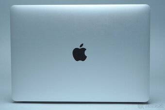 ZÁRUKA/Macbook Air 13.3"/M1/8GB RAM/256GB SSD/BAT - 3