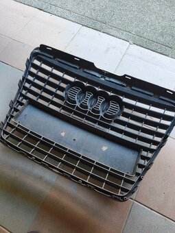 Audi A6 C6 Predná maska - 3