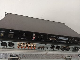 Stereo predzosilňovač Apart - 3