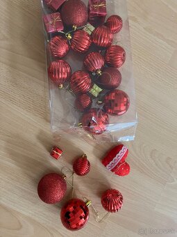 Červené vianočné ozdoby - 3