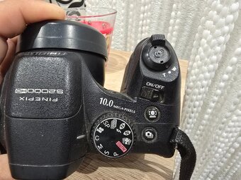 Fujifilm finepix s200 40e - 3