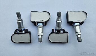 SUZUKI SNÍMAČE TLAKU PNEUMATÍK
- 3