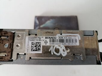 autoradio renault clio3 8200633623 100€ - 3