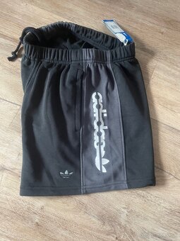 Kraťasy Adidas XS - 3