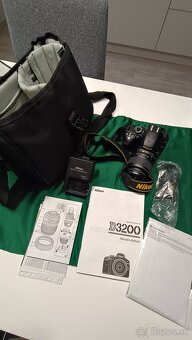 NIKON 3200 - 3