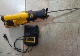Dewalt Aku chvostová pila - 3