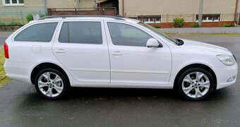 ŠKODA OCTAVIA COMBI 2.0 TDi 103KW CR FAMILY XENON NAVI ŤAŽNÉ - 3