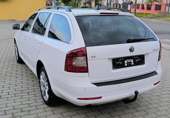 ŠKODA OCTAVIA COMBI 2.0 TDi 103KW CR FAMILY XENON NAVI ŤAŽNÉ - 3