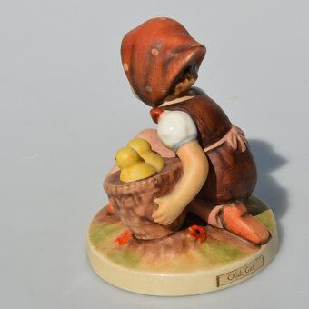 Hummel starožitná porcelánová soška - Dievčatko s kuriatkami - 3