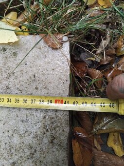 Vonkajšia betónová dlažba 40x40 cm – 25 kusov Predám pevné - 3