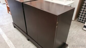 Komody 2 ks na drevenom podstavci,ZĽACNENÉ - 3