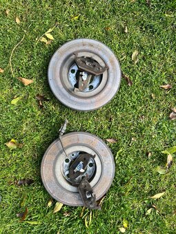 Predám zadné tlmiče a brzdové kotúče do VW golf 4 - 3