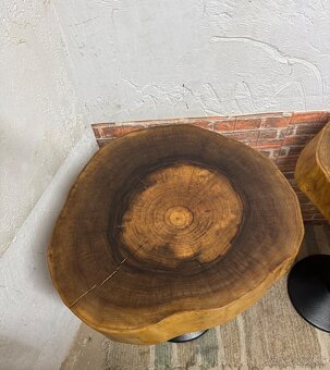 Masívne stoly- Orech- 2ks - 3