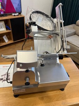 Automatický nárazový stroj ASMH300 - 3