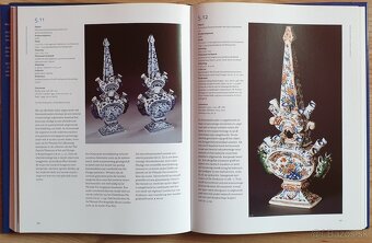 Kniha - - Delft  - fajansa  - 327 strán - 3