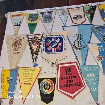 Zberateľské  vlajočky a odznaky - 3