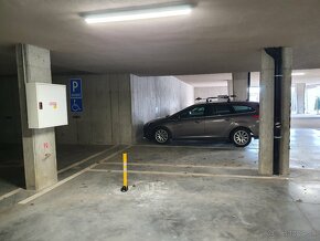 Parkovacie miesto - garáž - 3