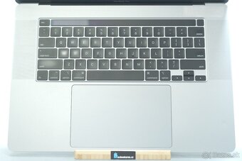 ZÁRUKA/Macbook Pro 16" TB/I7 2.6GHZ/32GB RAM/2TB SSD/CZ - 3