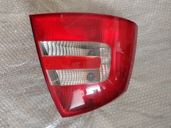 Škoda Octavia 2 sedan ľavé svetlo - 3