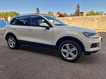 Predám Volkswagen Touareg II 3.0 V6 TDI 176 KW 8-Tiptronic - 3