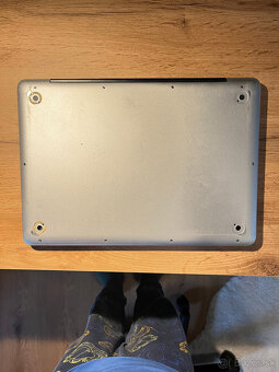 Macbook pro starší - 3