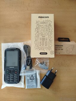 Predám Maxcom MM920L čierny - 3