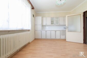 PREDAJ 5 IZBOVÝ RODINNÝ DOM S ROZSIAHLYM POZEMKOM - 3