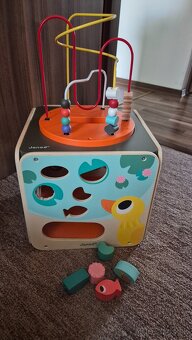 Drevená didaktická kocka/ hlavolam zn. Janod pre deti od 1r - 3