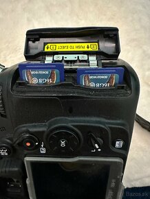 Nikon D7000 + Objektív Nikon F 18-200mm f/3.5-5.6 - 3