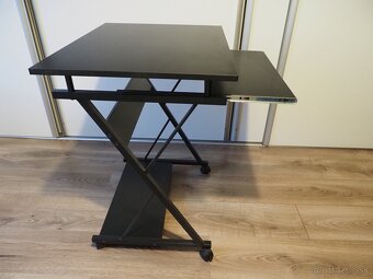 Pojazdný PC stôl/herný stôl s kolieskami, čierna, TARAK - 3