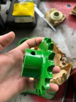 AH147557 ozubené koleso John Deere z19 - 3