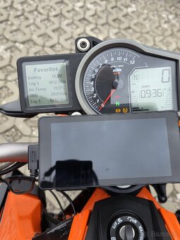 KTM 1290 Super Duke R - 3
