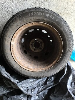 185/60/ R14 zimné pneu matador ,rozteč 5x100 - 3