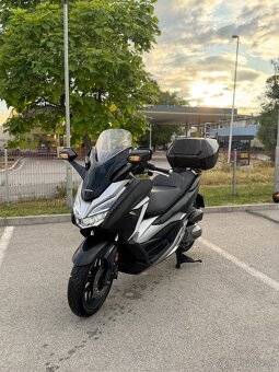 Honda Forza 300 - 3