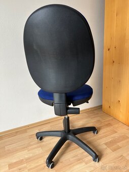 Ikea made-in-Italy otocna kancelarska stolicka - 3