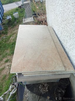 Predám dlažbu a čiapky na plot - 3