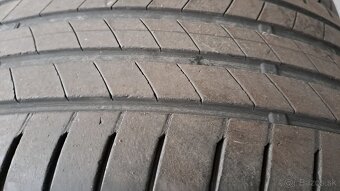 Predám 4ks jazdené letne 235/40r20-96V Bridgestone - 3