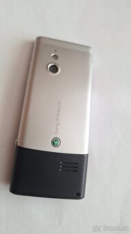 Sony ericsson J10i2 top stav - 3