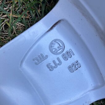 Predam 3ks alu diskov Skoda Rapid - 3