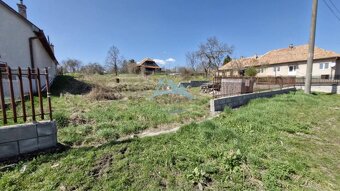 Veľký stavebný pozemok (2394 m2) v Obeckove, okres Veľký Krt - 3