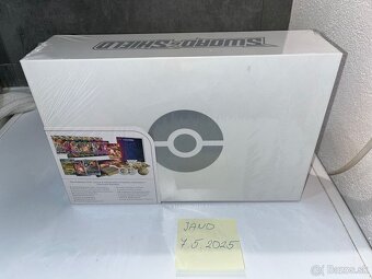 Pokemon - charizard box - 3