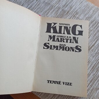 Temné vize (King, Martin, Simmons) - 3