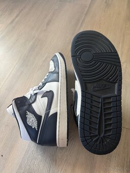 Air Jordan 1 Mid - 3