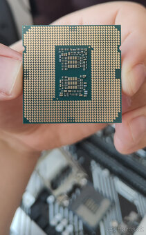 Intel Core i5-10400F - 3