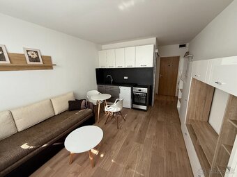 Exkluzívne APEX reality garsónka 21 m2 Hollého ul. Hc - 3