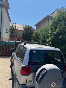 Nissan Terrano 2 - 3