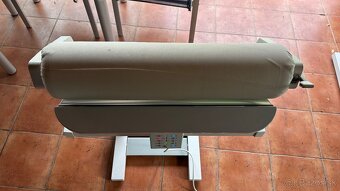 Predam profi mangel žehlička Pfaff 560 s naparovanim pradl - 3
